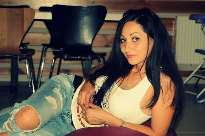 rencontre femme moldave en france flirter avec un ami