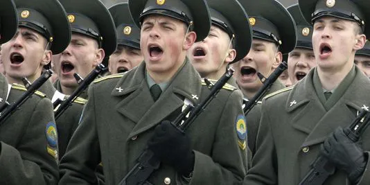 des soldats russes lors d une repetition