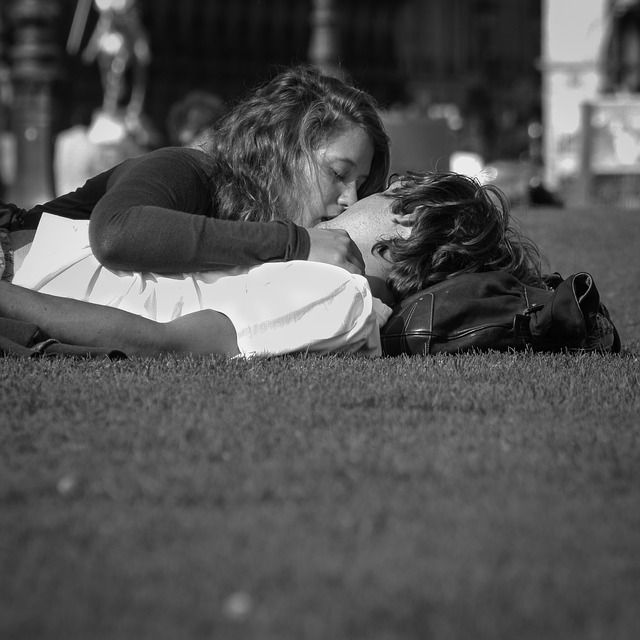 louvre paris baiser