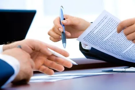 Séduire ou recruter son épouse ?